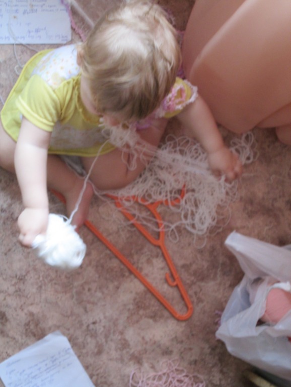 Решила моя красотуля-младший мне помочь!)))