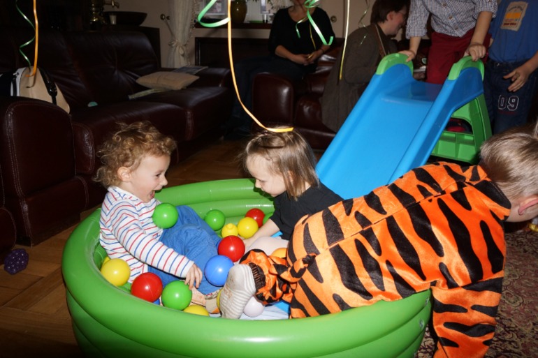 Льву исполнилось 2 года, правда уде давно=)