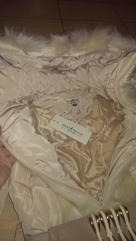 В наличии! Длинная, зимняя курточка на молнии с капюшоном - 2600руб.