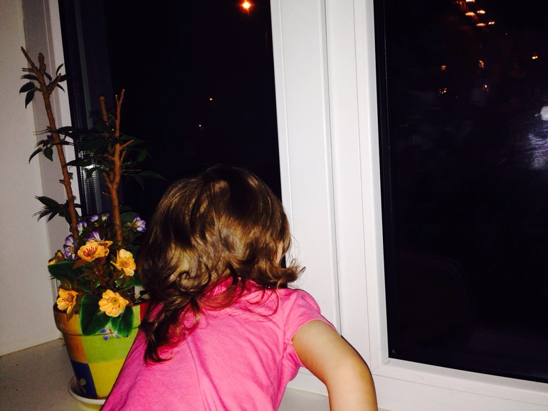 А у нас снег идет!)))