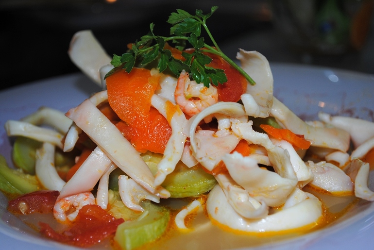 Морепродукты с овощами.....