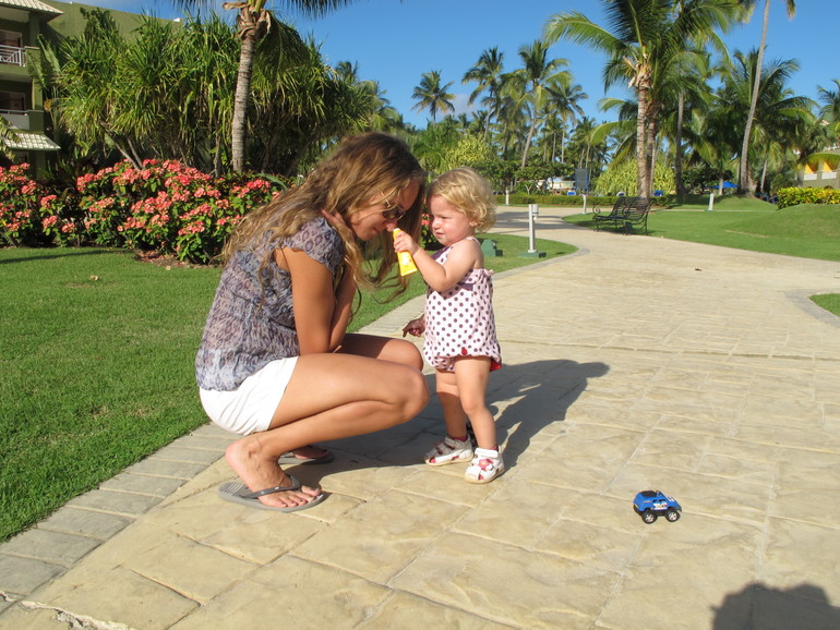 Пунта-Кана с дочкой в 1,4 года, декабрь.