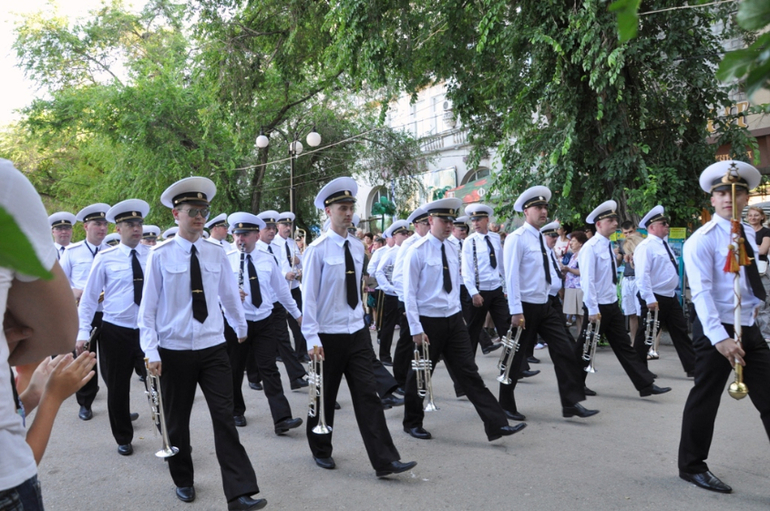 Феодосию посетил фестиваль военных оркестров