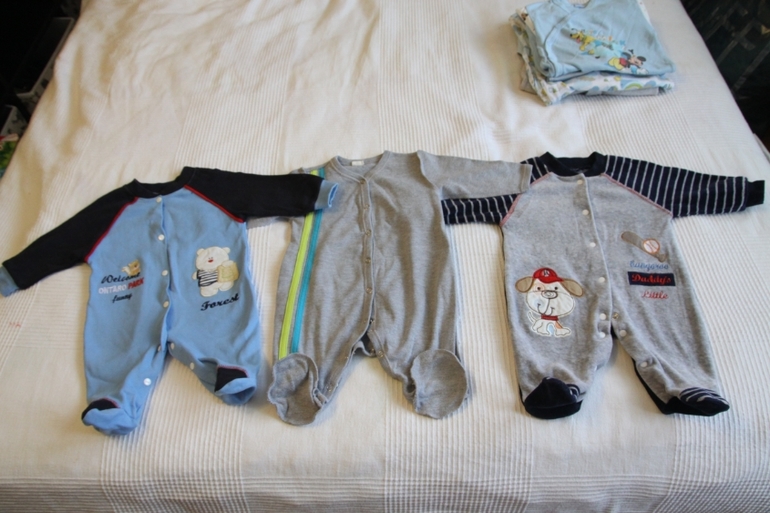 Одежда на мальчика и девочку, пакетами возраст 0-1,5 года