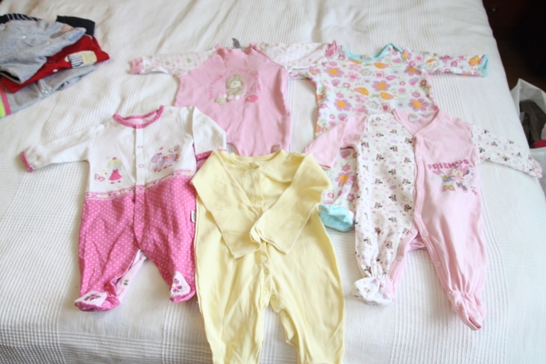 Одежда на мальчика и девочку, пакетами возраст 0-1,5 года