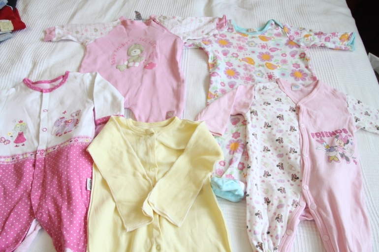 Одежда на мальчика и девочку, пакетами возраст 0-1,5 года