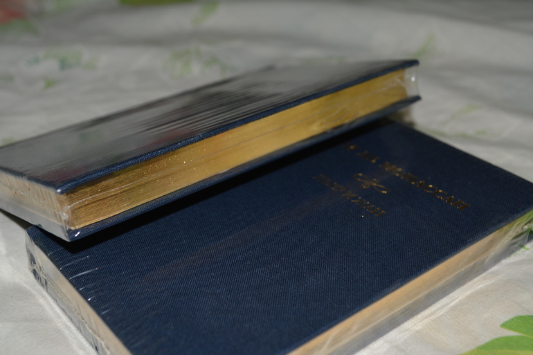 Меняю НОВЫЕ коллекционные издания книг карманного формата!