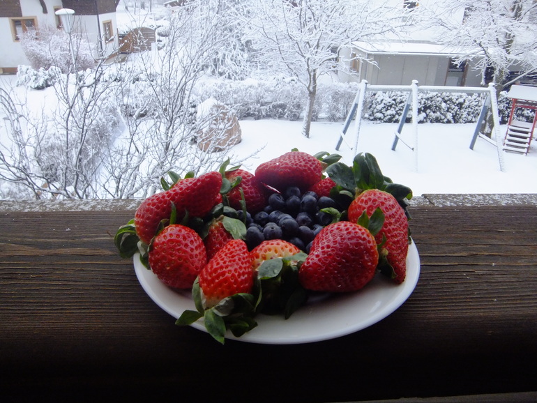 Лучше гор могут быть только дети,по которым соскучились оочень!)