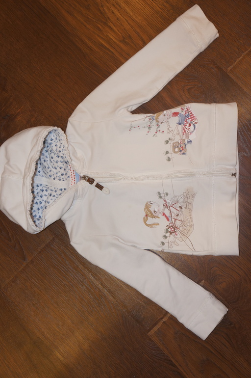 Летние вещи на девочку 2-3-4 года новое и б/у в идеале.