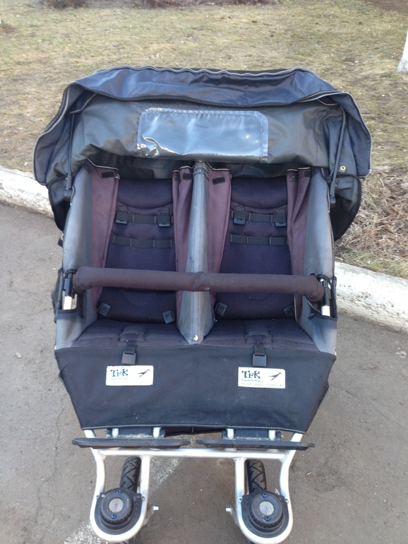 Продаю прогулочную коляску TFK  3.000 руб.