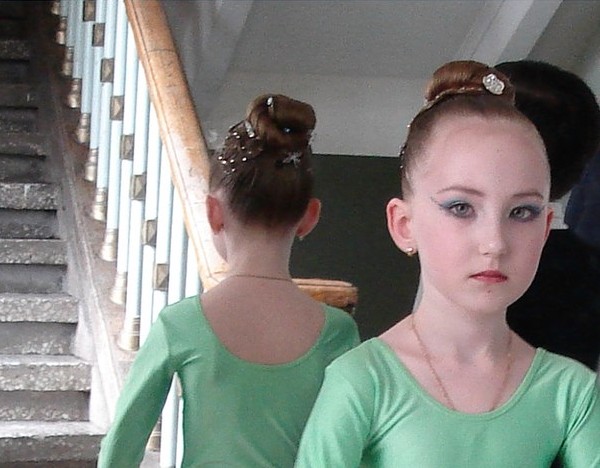 Любитель профессионал, не парикмахер.