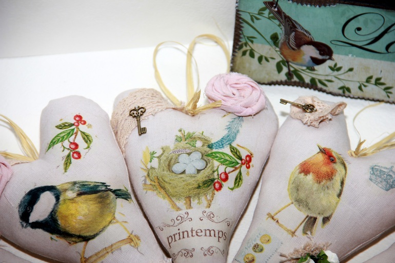 Сердца и розы... и птицы