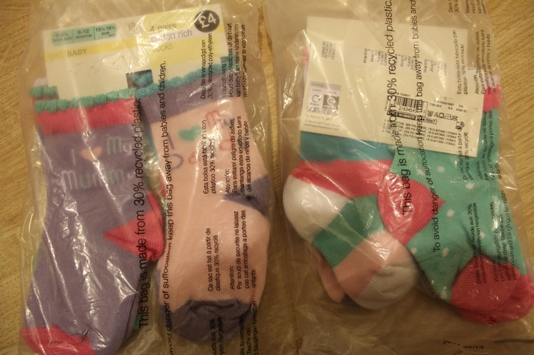 В НАЛИЧИИ белье, колготки, носки, пижамы, халаты для девочек до 5 лет Англия, США. Почта (я в регион