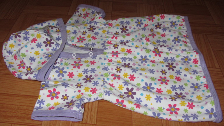 Маленький подарок для маленькой девочки))