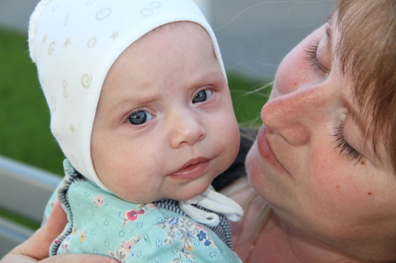 4 месяца моей сладкой дочке*******