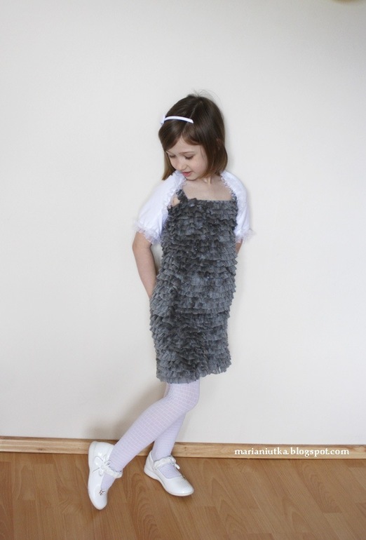 Серое платье на первый юбилей доченьки