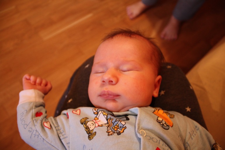 Лёве 1 месяц