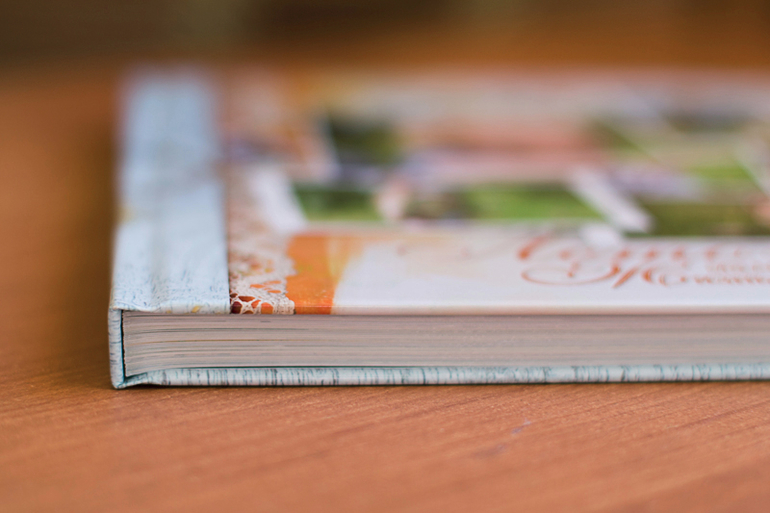 Книга в подарок друзьям