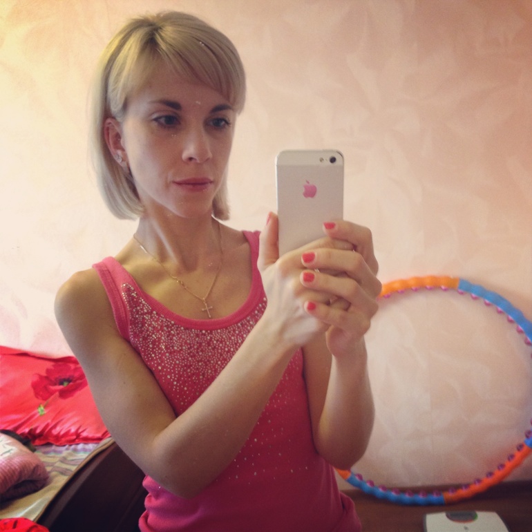 Подстриглась, но пока не красилась.