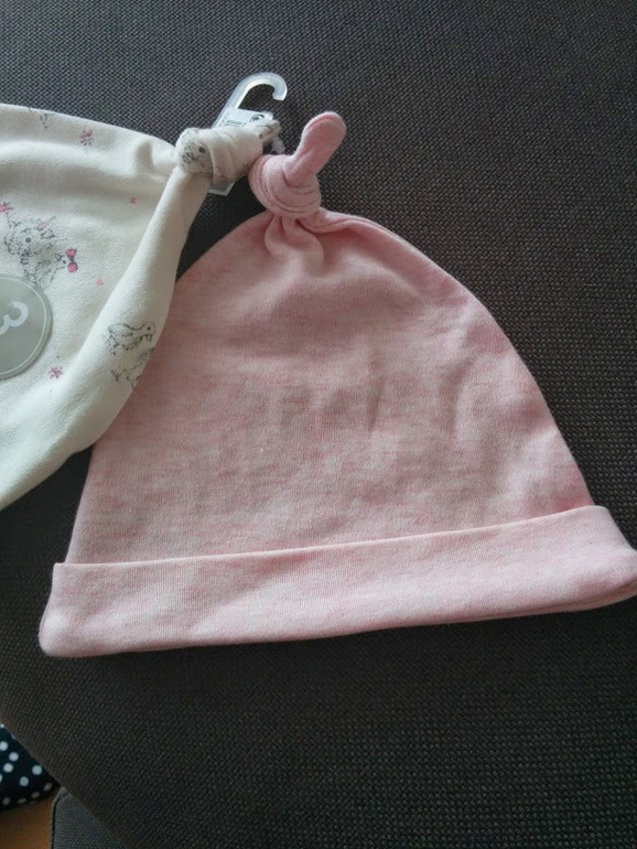 Киев 6-12м ау! продам шапочки некст 6-12 мес 26 грн