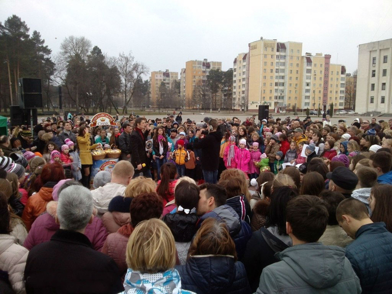 Сегодня на нашей площади...