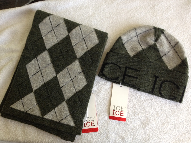ICEBERG (шапка+шарф) на мальчика 2500р.