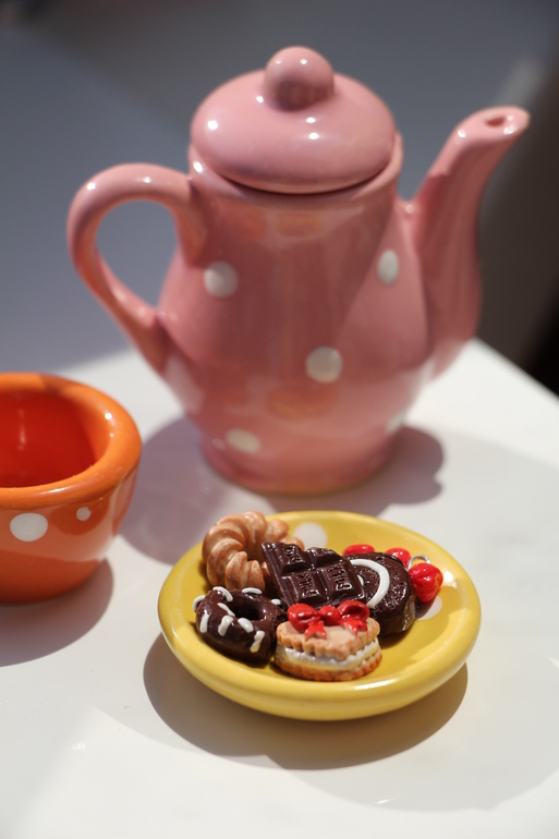 Сладости... много...