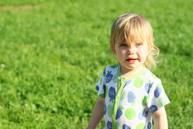 Погуляли в парке, дети вымокли до нитки)