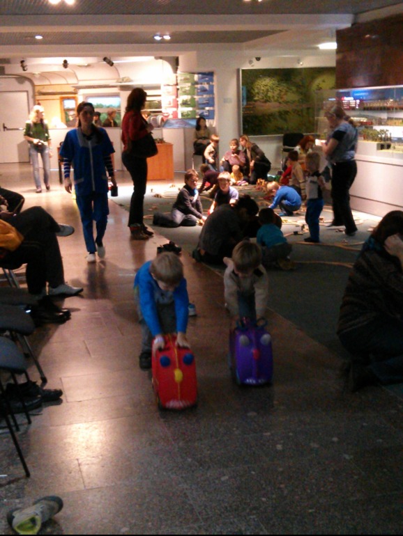 И снова паровозия :)