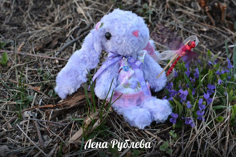 Фиалочка и стрекозка :)