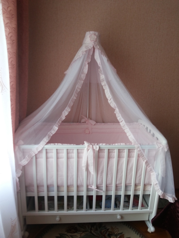 Кроватка и шезлонг для дочи