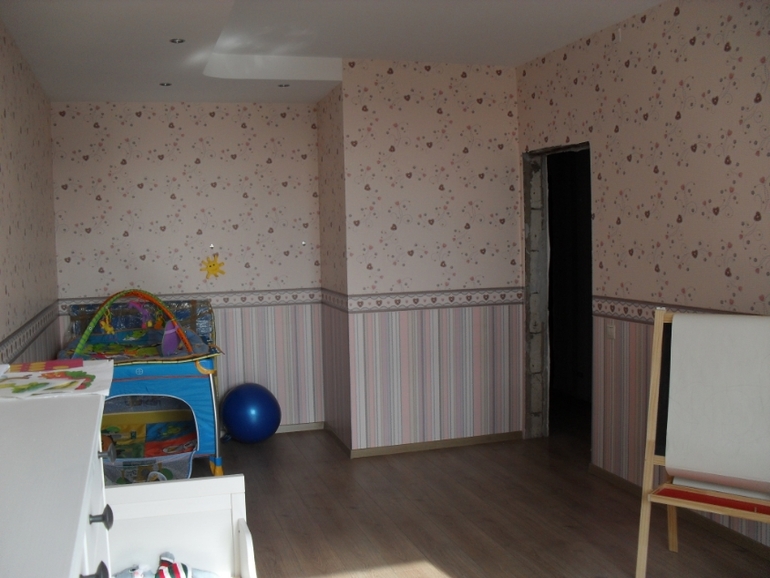 Помогите расставить мебель в детской!