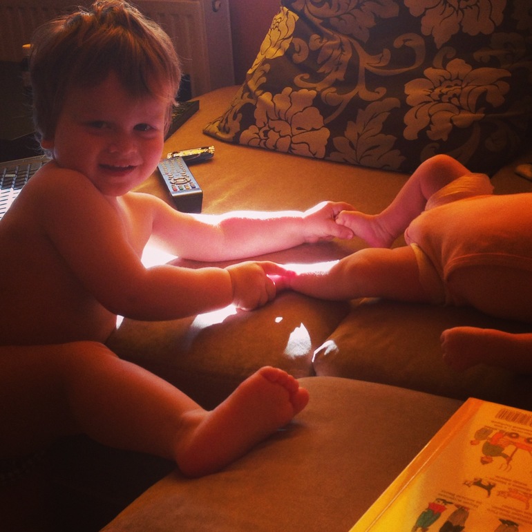 Братские чувства и наши 1 год и 8 месяцев!ФОто отчетик