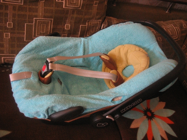 Maxi-Cosi Pebble + ременная база EasyBase2+ Подарки 7500руб.