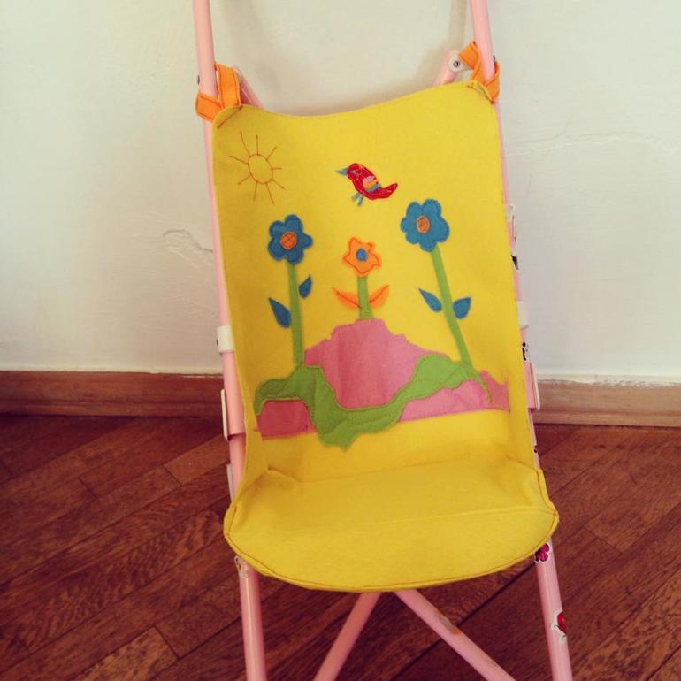 Мама- рукодельница.