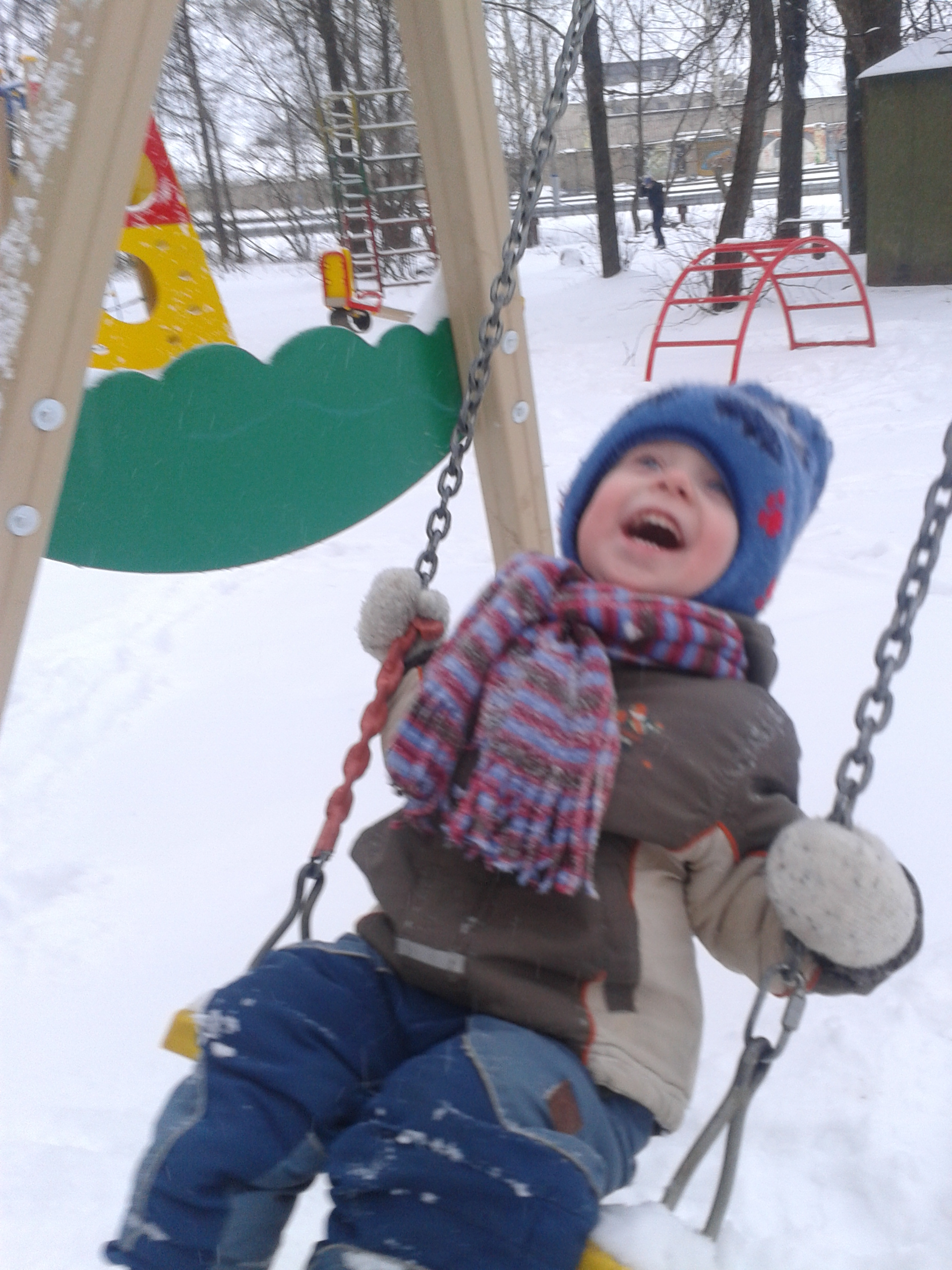 Проснулись, а за окном снова зима)))