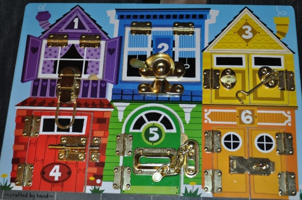 Доска с замочками Melissa&Dog;