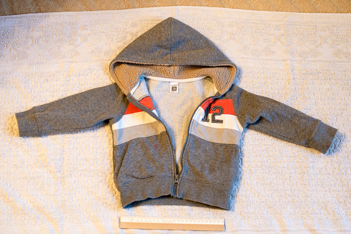 Разобрала детские вещи, всё на продажу. И немного взрослых вещей тоже (в конце списка).