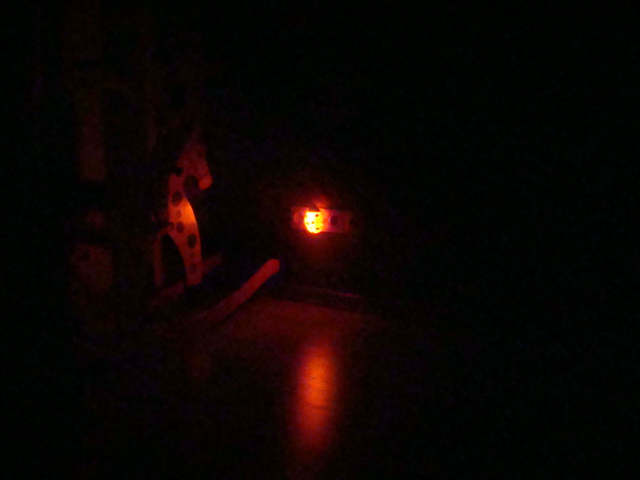 Ночь. Тишина. Детская комната.