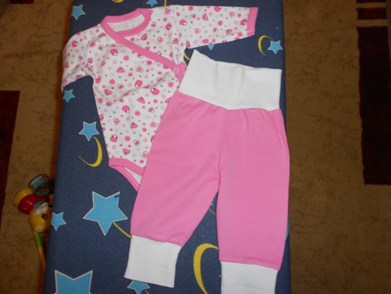 Наряд на выписку для двойняшек)