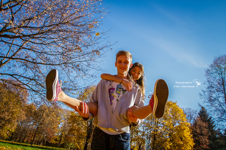 Видео про Карину и Елисея)