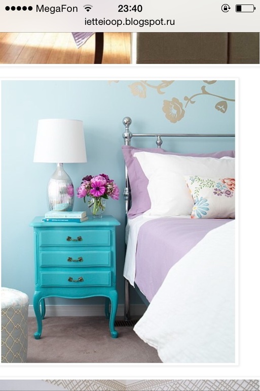 Столик и тумбочки!!