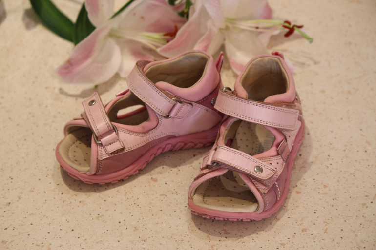 Crocs (С7), Капика (Kapika, разм.23), Minimen (разм.23), PrettyGirl (разм.23)