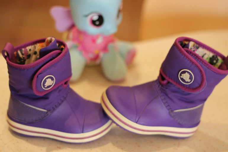 Crocs (С7), Капика (Kapika, разм.23), Minimen (разм.23), PrettyGirl (разм.23)