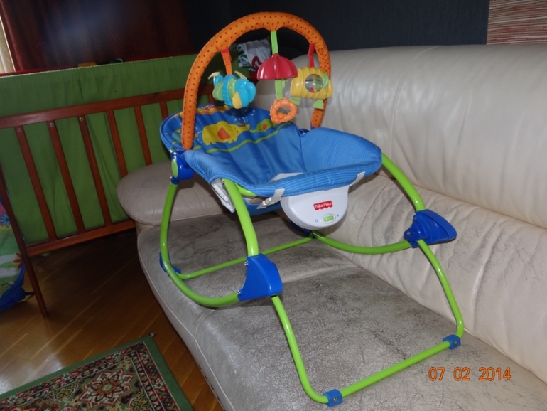 Fisher-Price кресло-качалка от 0 мес до 18 кг продам