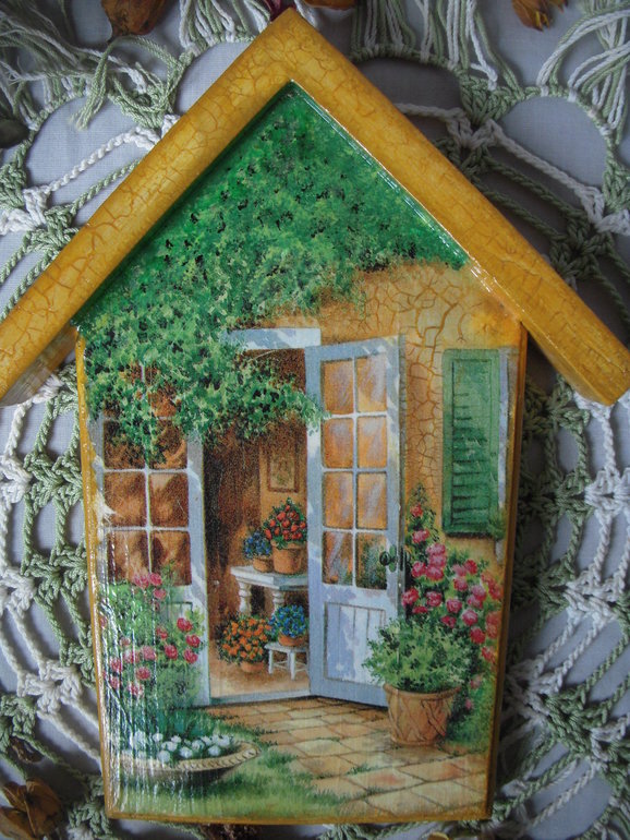 Домик-ключница.