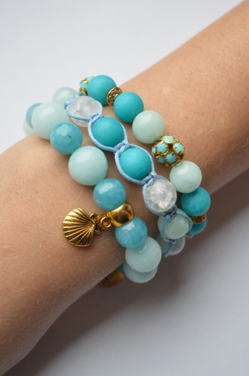 Красивые браслеты в подарок и себе любимой)