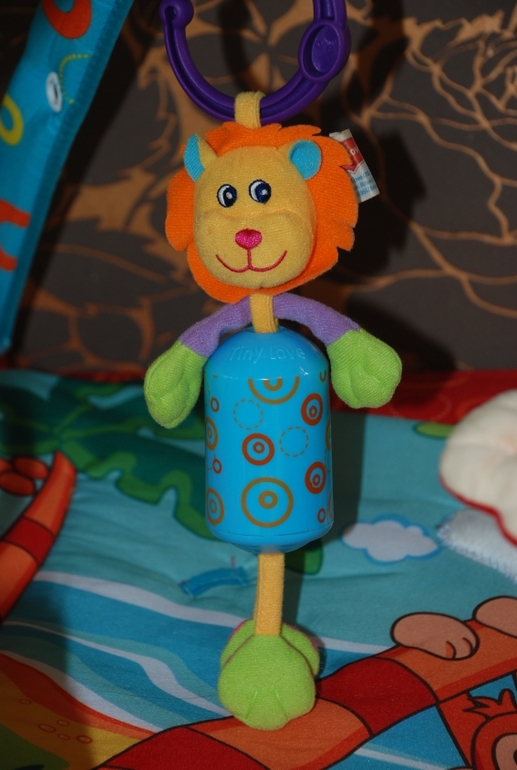 Развивающий коврик Tiny Love 1300 рублей