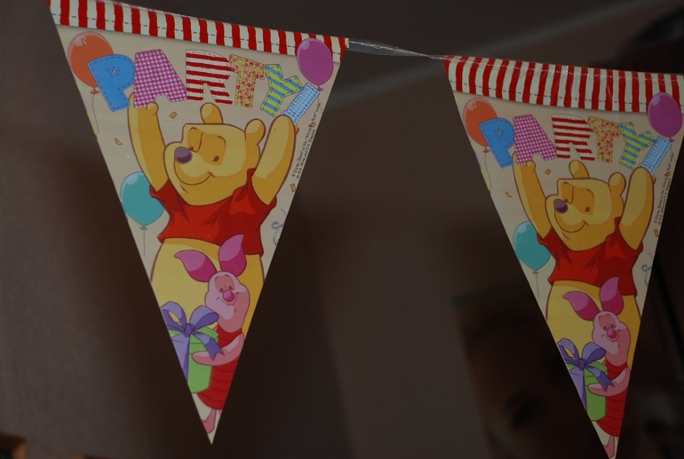 Продам набор для 1го Дня рождения в стиле Винни-Пуха. 700 руб.