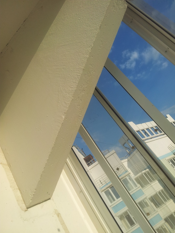 Как задекорировать балку на балконе?